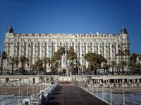 Das Hotel Carlton auf dem Boulevard de la Croisette in Cannes 