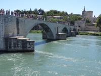 Avignon - Fahrt der A-ROSA LUNA zum Pont d' Avignon