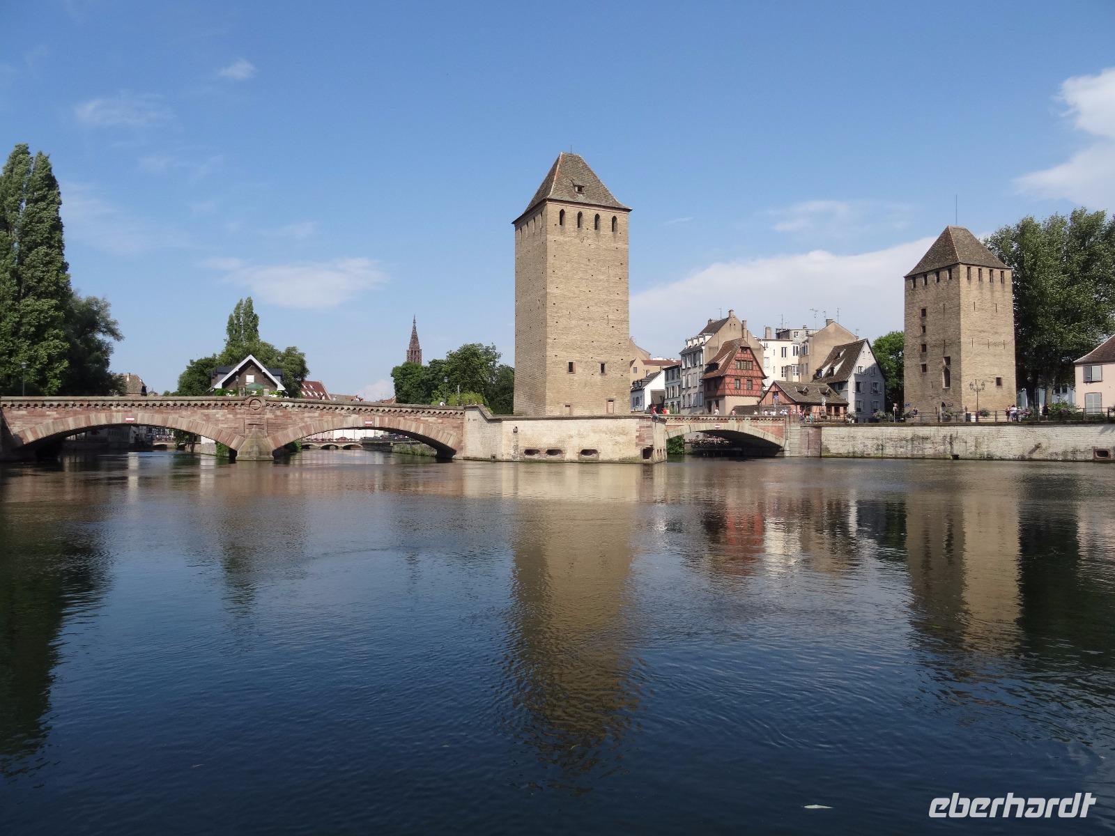 Strasbourg - Bootsfahrt auf der Ill , Petite France, Ponts Couverts = gedeckte Brücken