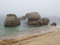 rosa Granitküste in Grau