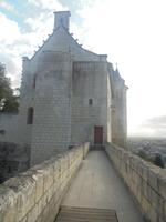 Chinon, Schloss, Befestigungsanlagen