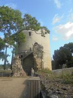 Chinon, Schloss, Befestigungsanlagen