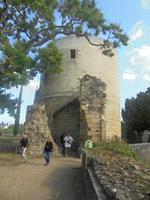 Chinon, Schloss, Befestigungsanlagen