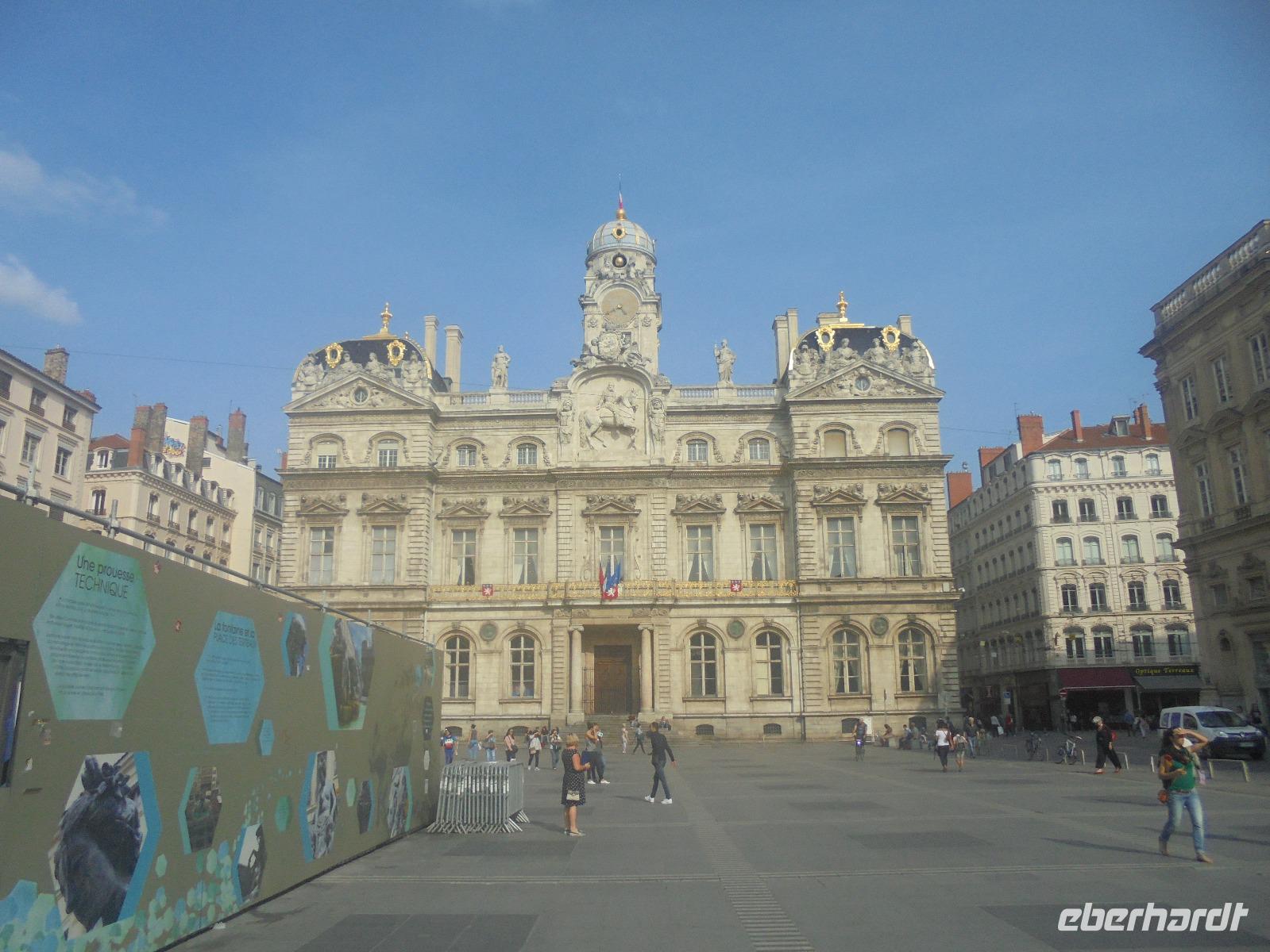 Lyon, Rathaus und Neustadt-Platz 