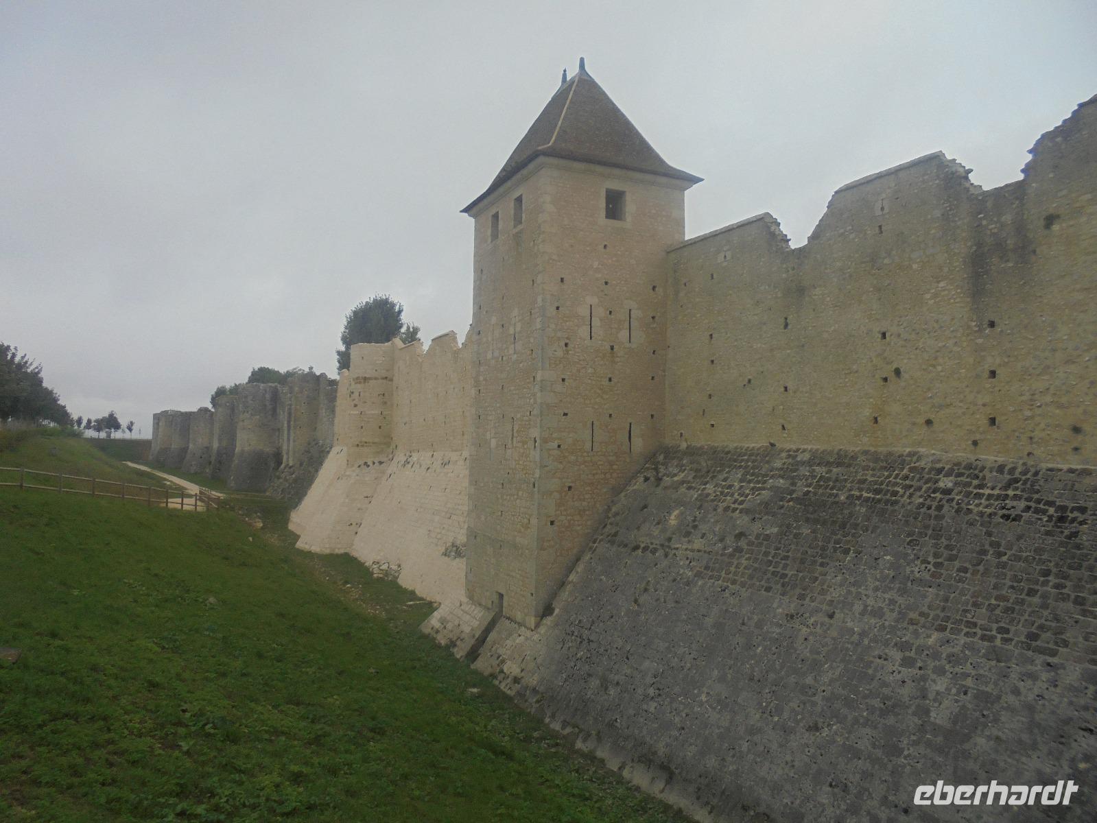 Provins, Stadtbefestigung
