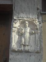 Detail der Verzierung an einem historischen Altstadthaus von Troyes