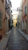 Typisches Gässchen in Saint-Tropez