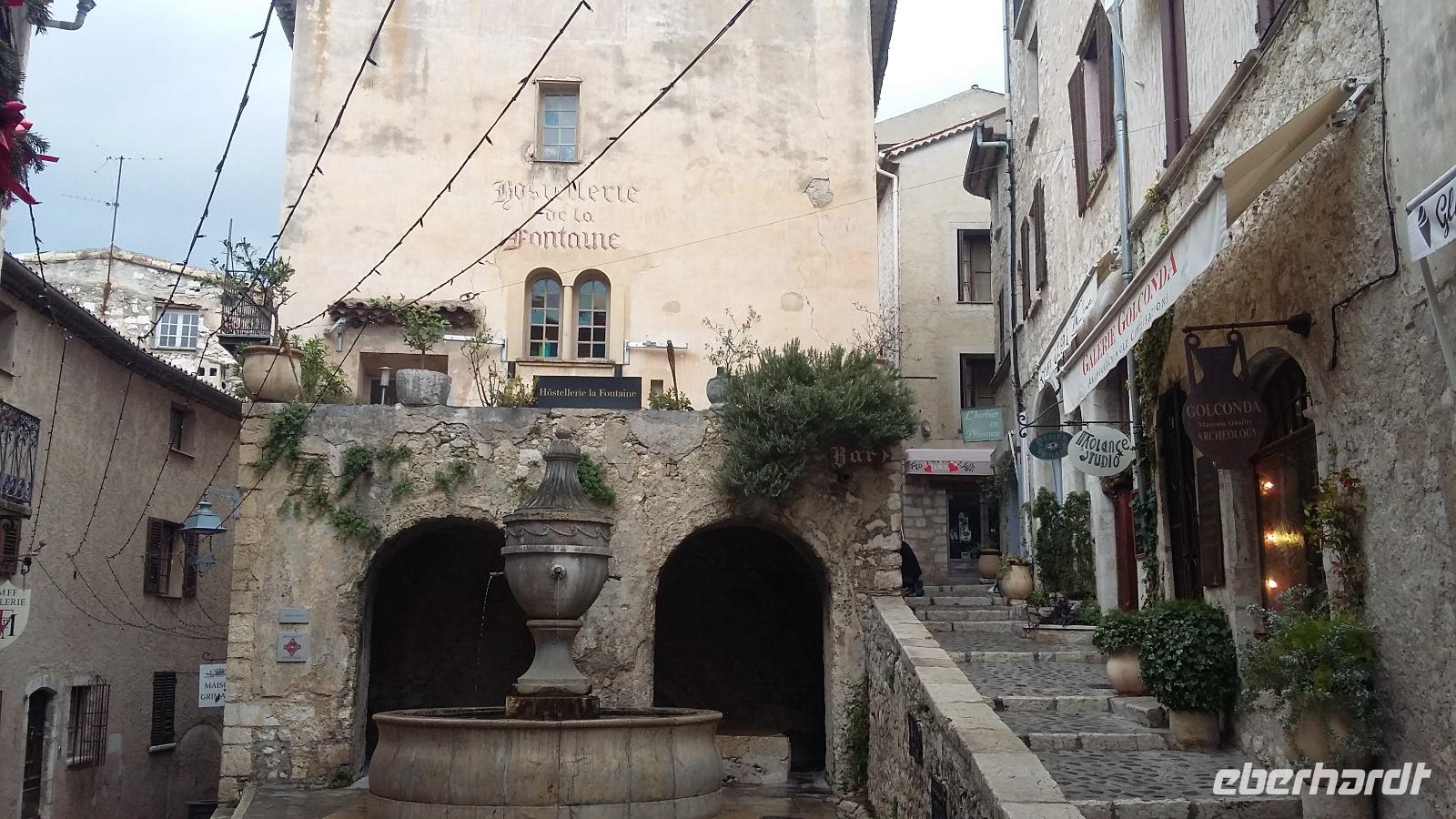 Der Brunnenplatz in St. Paul de Vence