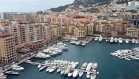 Der Hafen von Fontvielle in Monaco