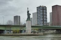 Paris im Frühling Schifffahrt auf der Seine 