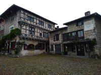 Pérouges 