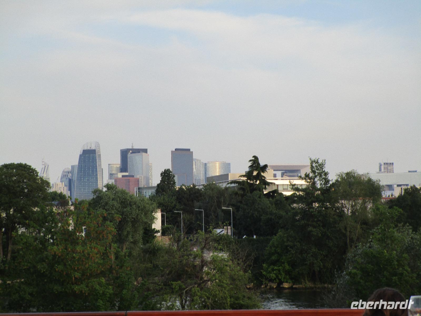 Ausfaht von St.-denis: La Defense