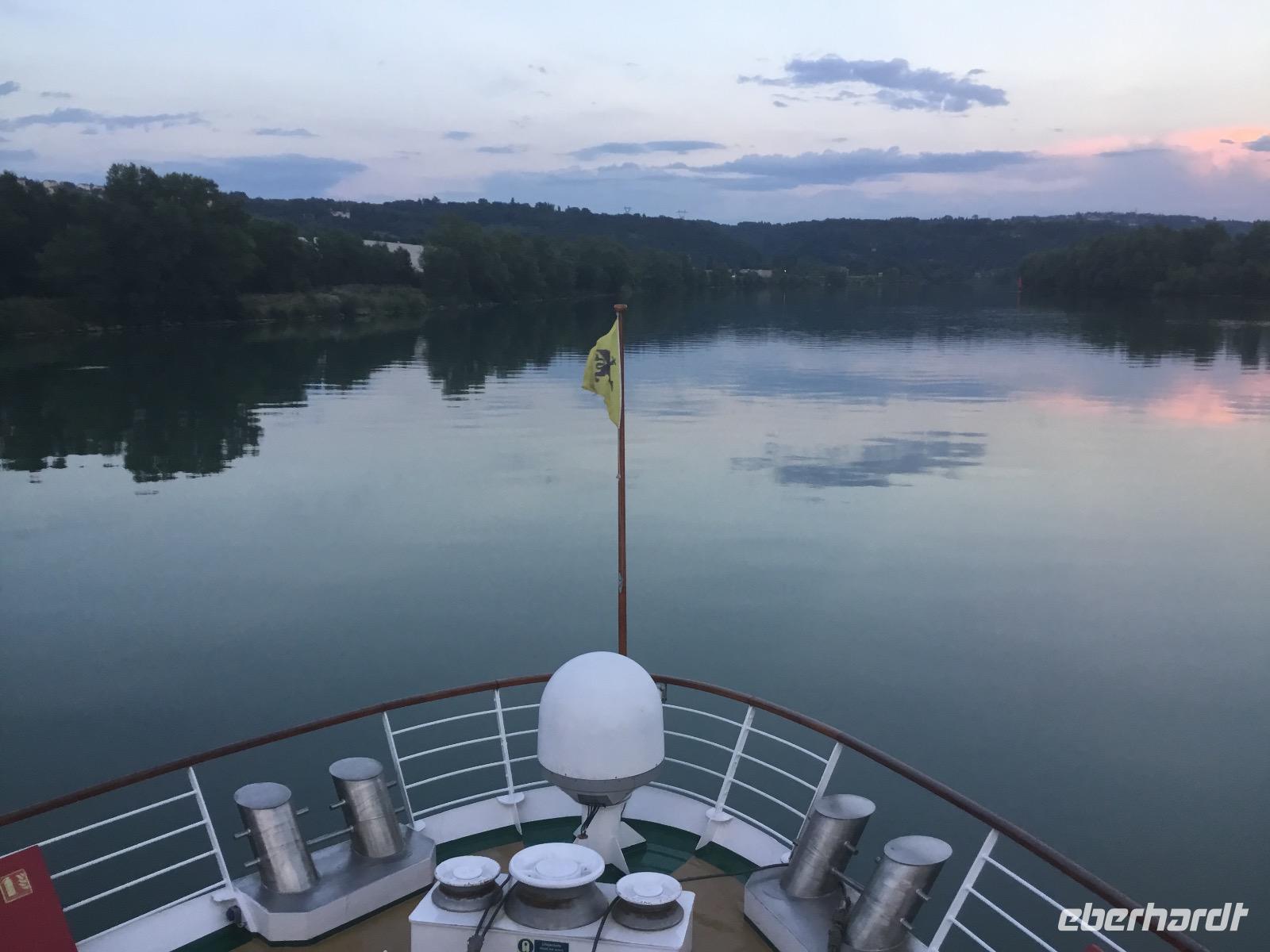 die Flussfahrt beginnt