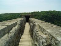 Pont du Gard, Wasserkanal mit Verkustungen