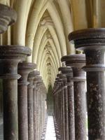 Le Mont St. Michel - Säulen im Kreuzgang