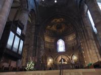 Orgel und Altar (Romanik lässt grüßen)