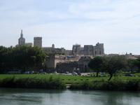 Avignon von der Rhône aus