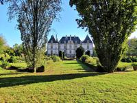 Das Chateau de Cormatin von hinten