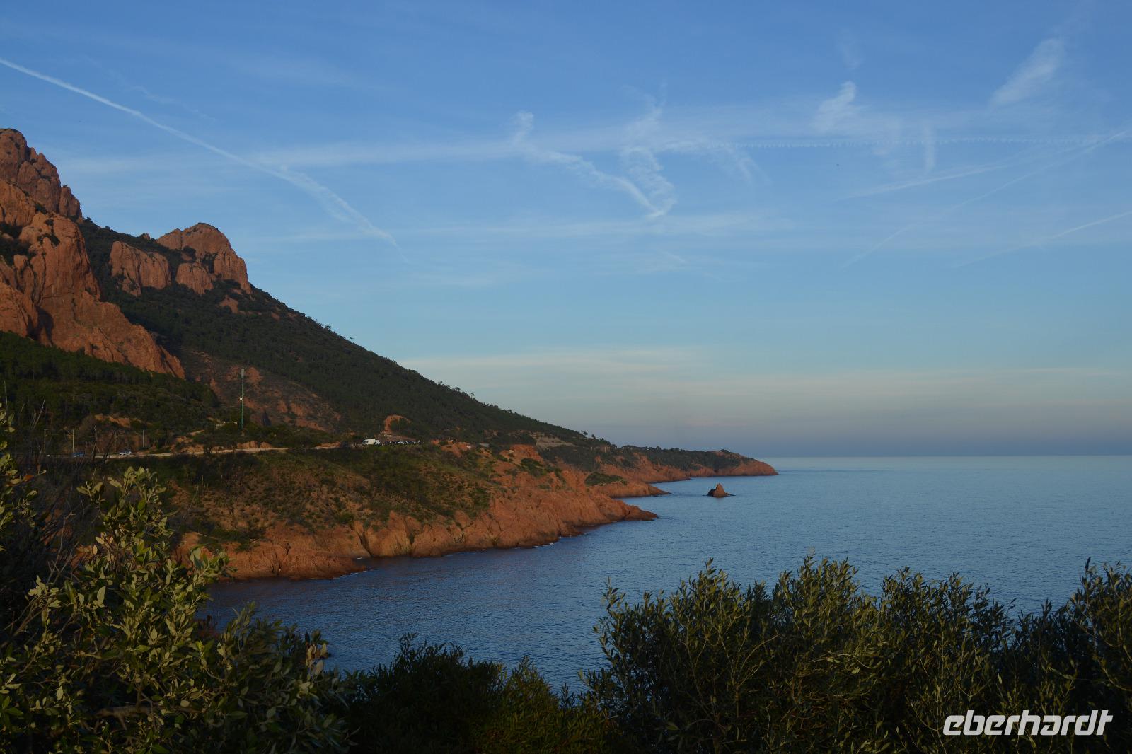 Fahrt durch das Esterel Gebirge