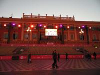 Die Karnevalstribüne auf dem Place Massena