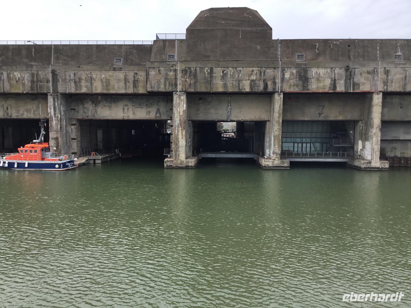 einst U-Bootbunker der Deutschen, heute Kulturzentrum
