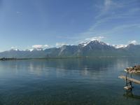 Blick vom Schloss Chillon über Genfer See zu Savoyer Alpen