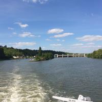 auf der anderen Seite des Schlosses