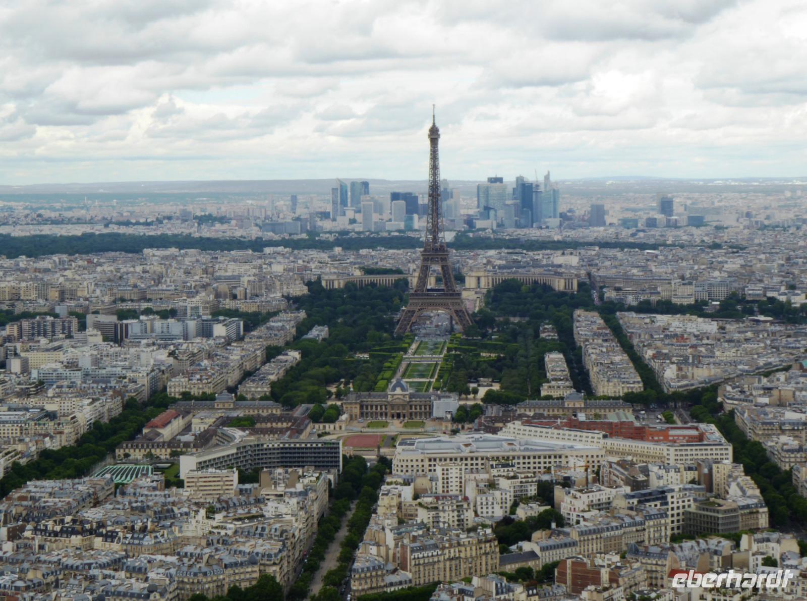 45BlickVomMontparnasseTurmAufDenEiffelturmUndLaDéfense