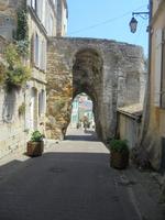 Felsentor in Bourg an der Gironde