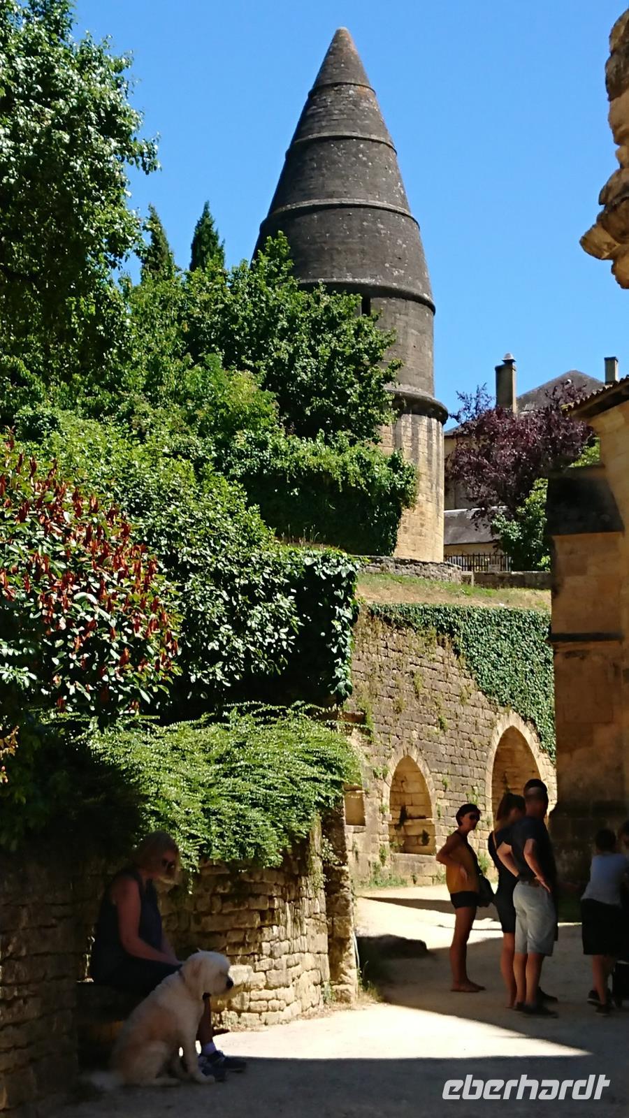 Sarlat la Caneda, Totenlaterne hinter der Kathedrale in der Altstadt
