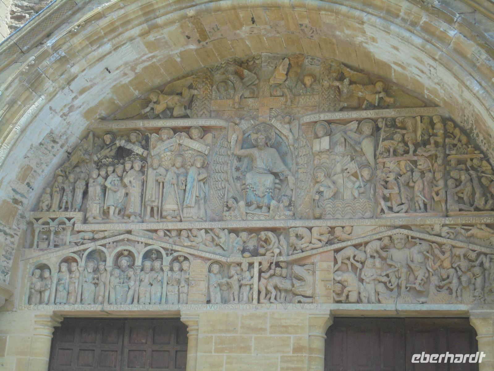 Höhepunkt französischer Kulturgeschichte: das Weltgerichts-Tympanon der Klosterkirche Conques
