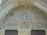 Höhepunkt französischer Kulturgeschichte: das Weltgerichts-Tympanon der Klosterkirche Conques