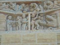 Höhepunkt französischer Kulturgeschichte: das Weltgerichts-Tympanon der Klosterkirche Conques