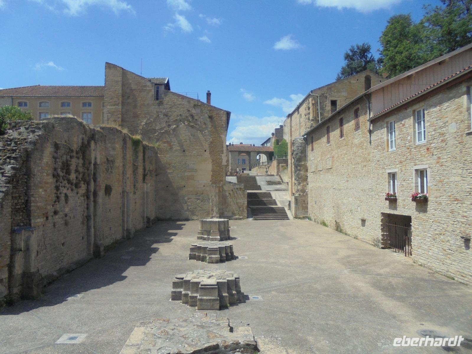 Cluny - Reste der größten Klosterkirche der Christenheit
