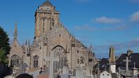 Locronan, Kirche mit Friedhof