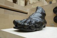 Paris Tag 3 Louvre, linker Fuß von Ludwig XIV