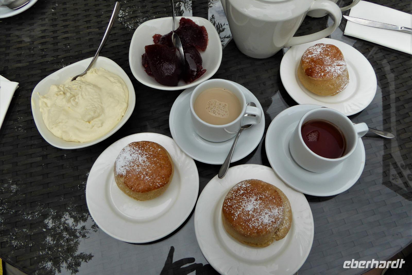 Jersey, Afternoon tea, Scones with clotted cream 