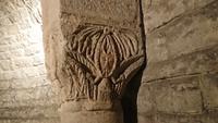 Archaisches- frühromanisches Kapitell  - in der Krypta St. Benigne in Dijon