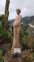 Statue im exotischen Garten in Eze Village