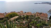 Ausblick vom exotischen Garten in Eze Village