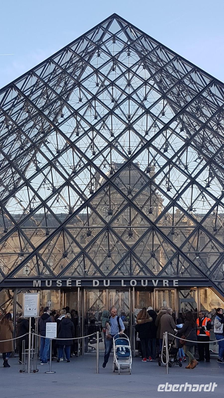 Eingang Louvre