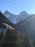 der Zug hat Gstaadt gleich erreicht