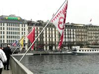 die berühmte Genfer Brücke am Südwestende des Sees...
