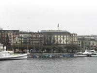 Genfer See, Blick zur Bootsanlegestelle und den Nobel-Hotels