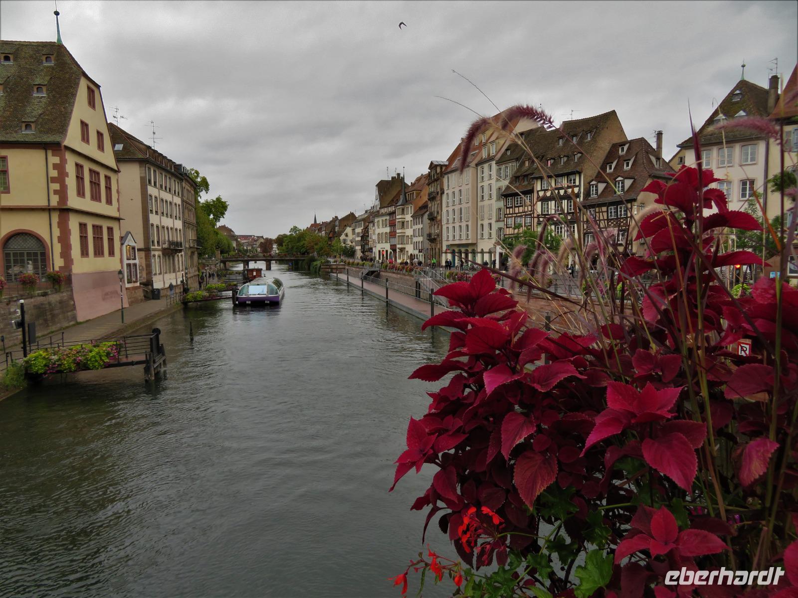 Elsass 09.2020 Straßburg Blick von der Rabenbrücke auf die Ill