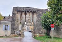 Burgtor von Flavigny