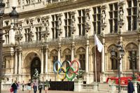 Stadtspaziergang durch Paris - Hôtel de Ville - Rathaus von Paris - 2024 ist Paris Gastgeber der Olympischen Spiele