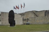 Tag 3 Caen, Skulptur von Plessis