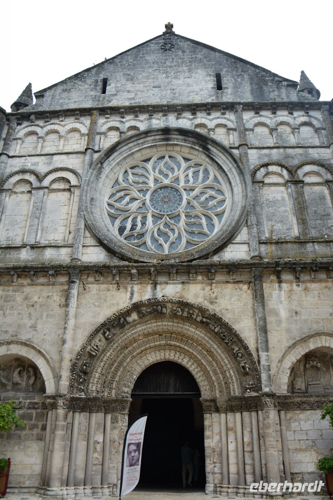 Kirchenportal von Saint-Léger in Cognac 