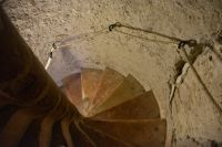 steile Stufen nach unten